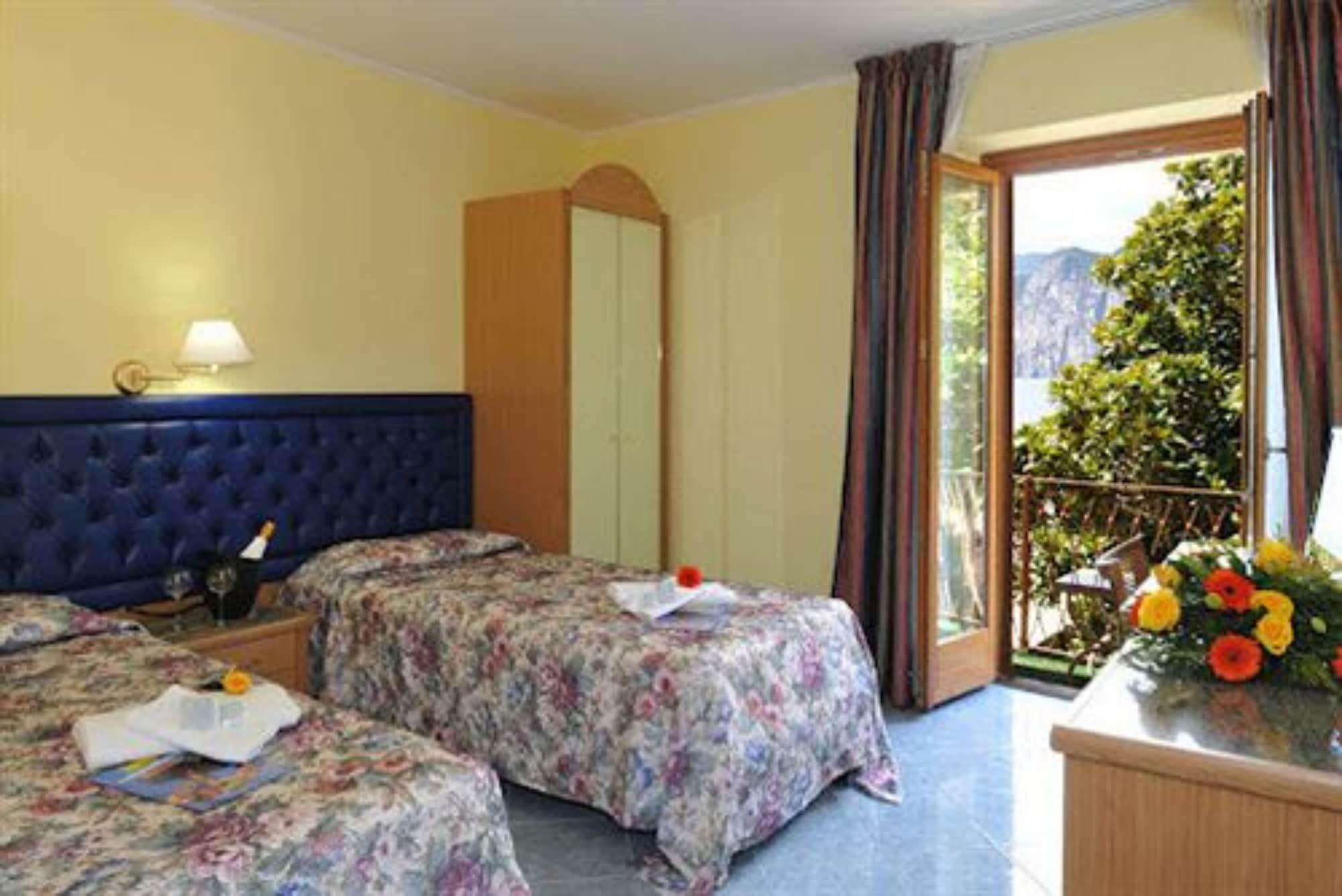 Hotel Malcesine Exterior photo