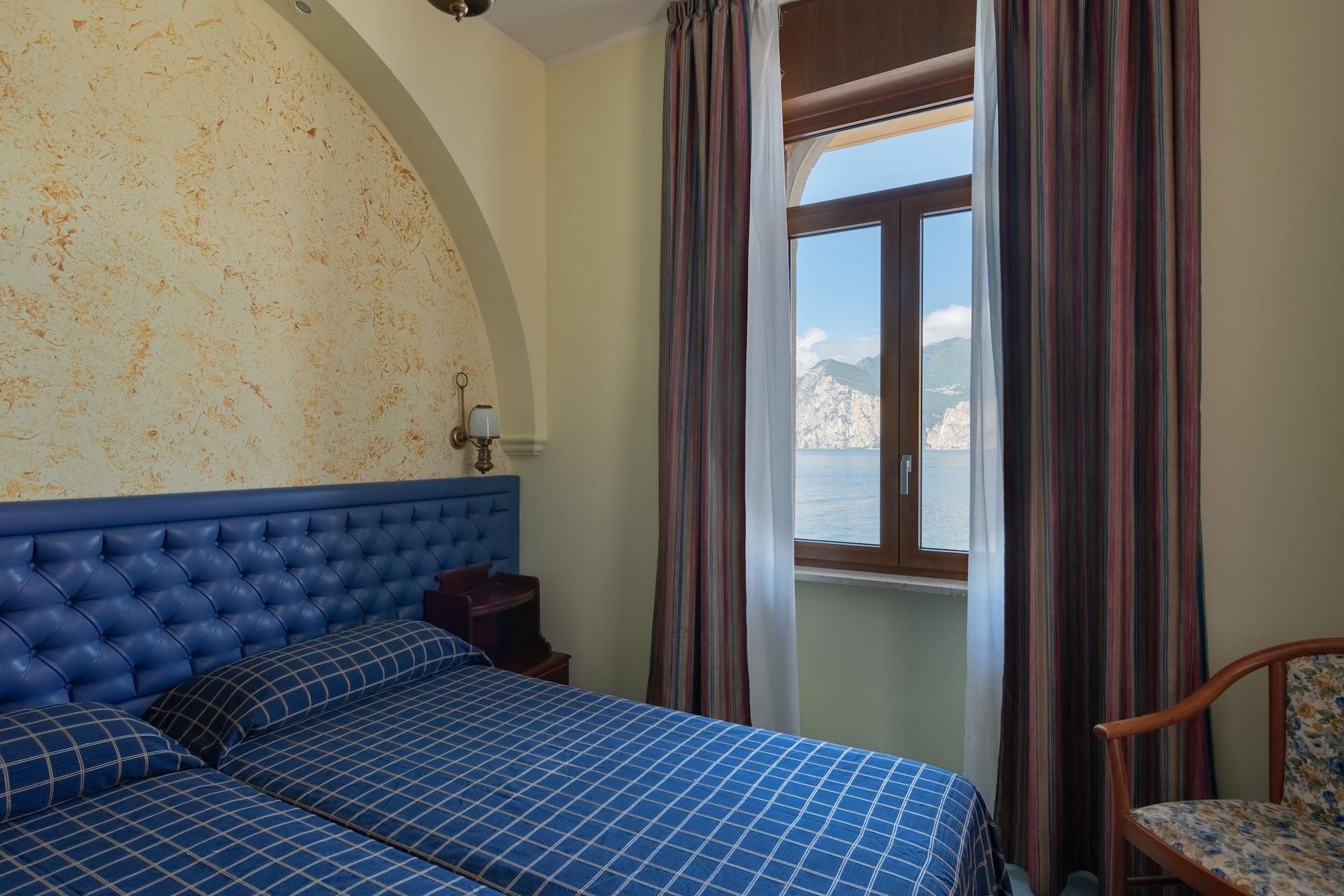 Hotel Malcesine Exterior photo