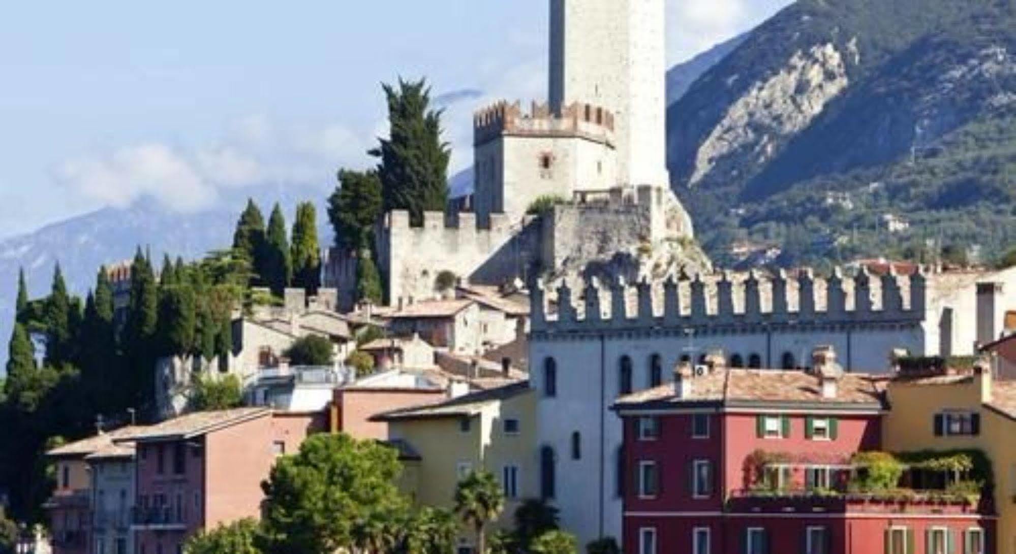 Hotel Malcesine Exterior photo